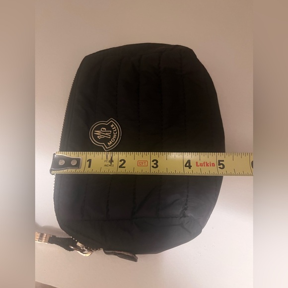 Moncler Black Quilted cosmetics bag with Logo - Picture 11 of 11